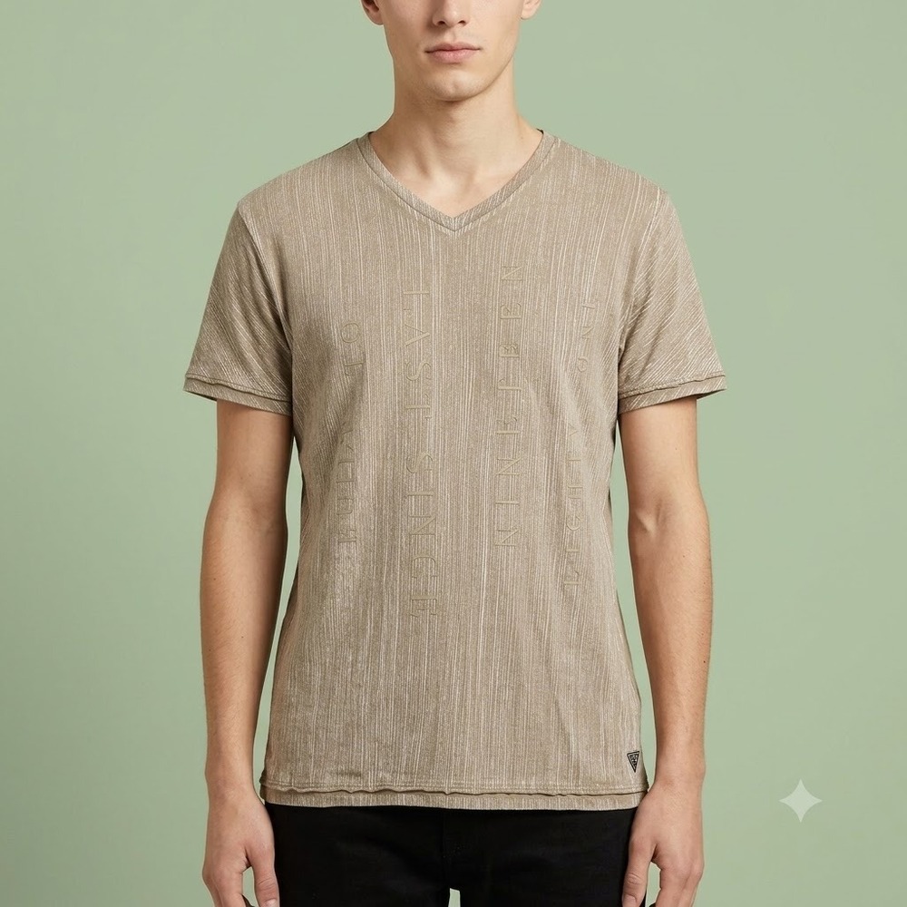 Guess Graphic T-Shirt‎ Men's Small Tan V-Neck Logo Textured Tee